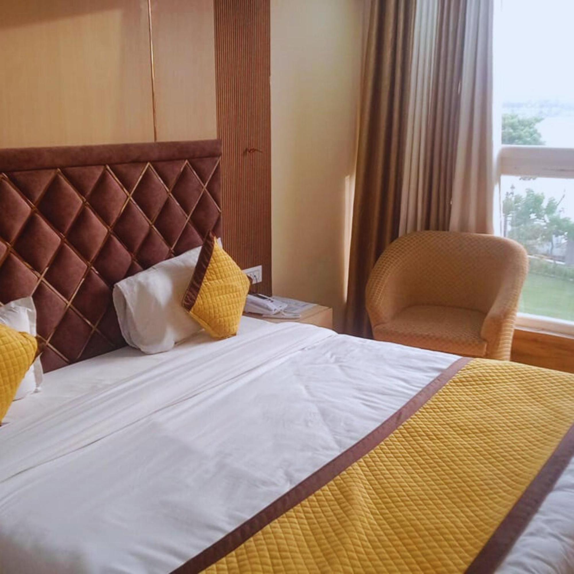 Hotel Lake View Grand Lucknow Extérieur photo