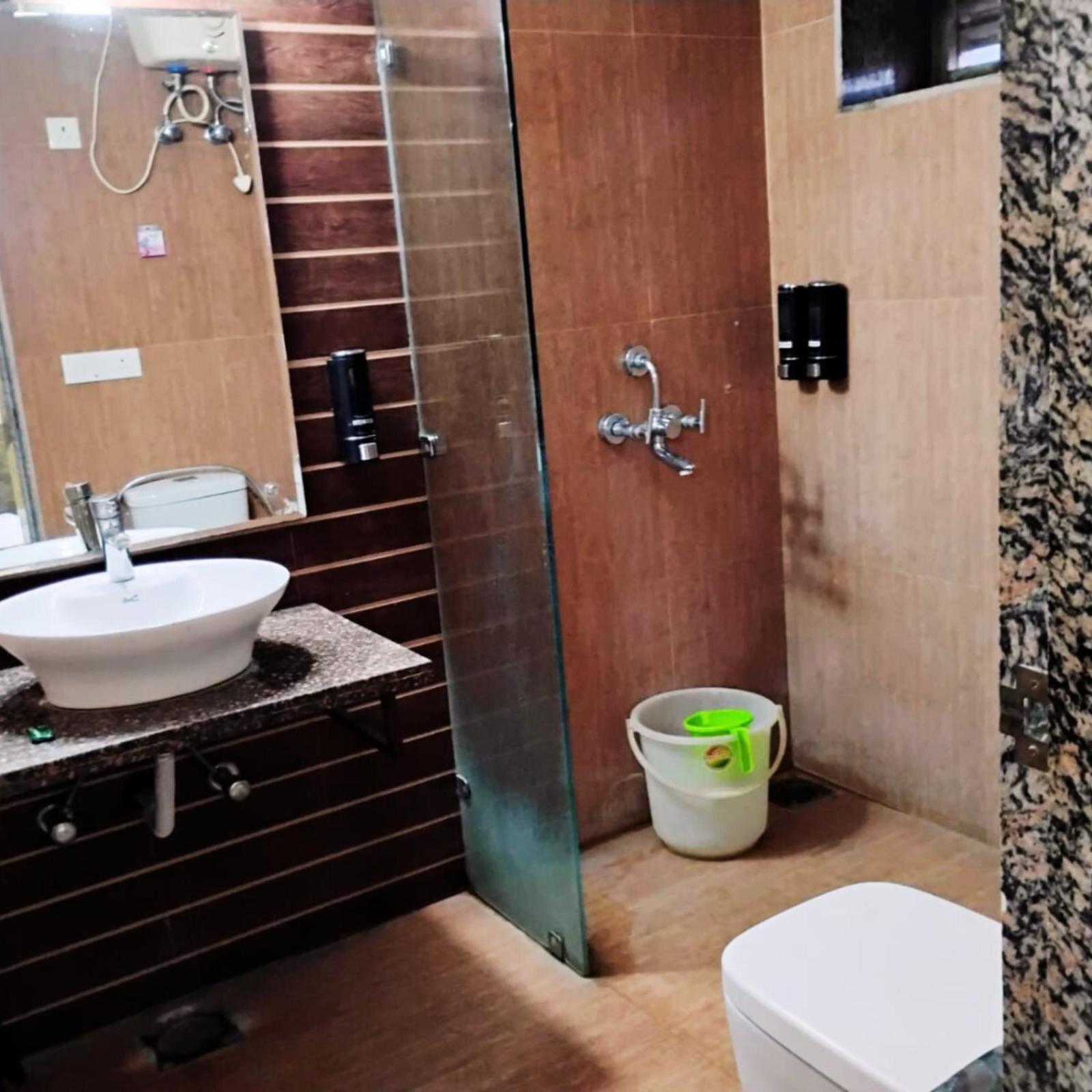 Hotel Lake View Grand Lucknow Extérieur photo