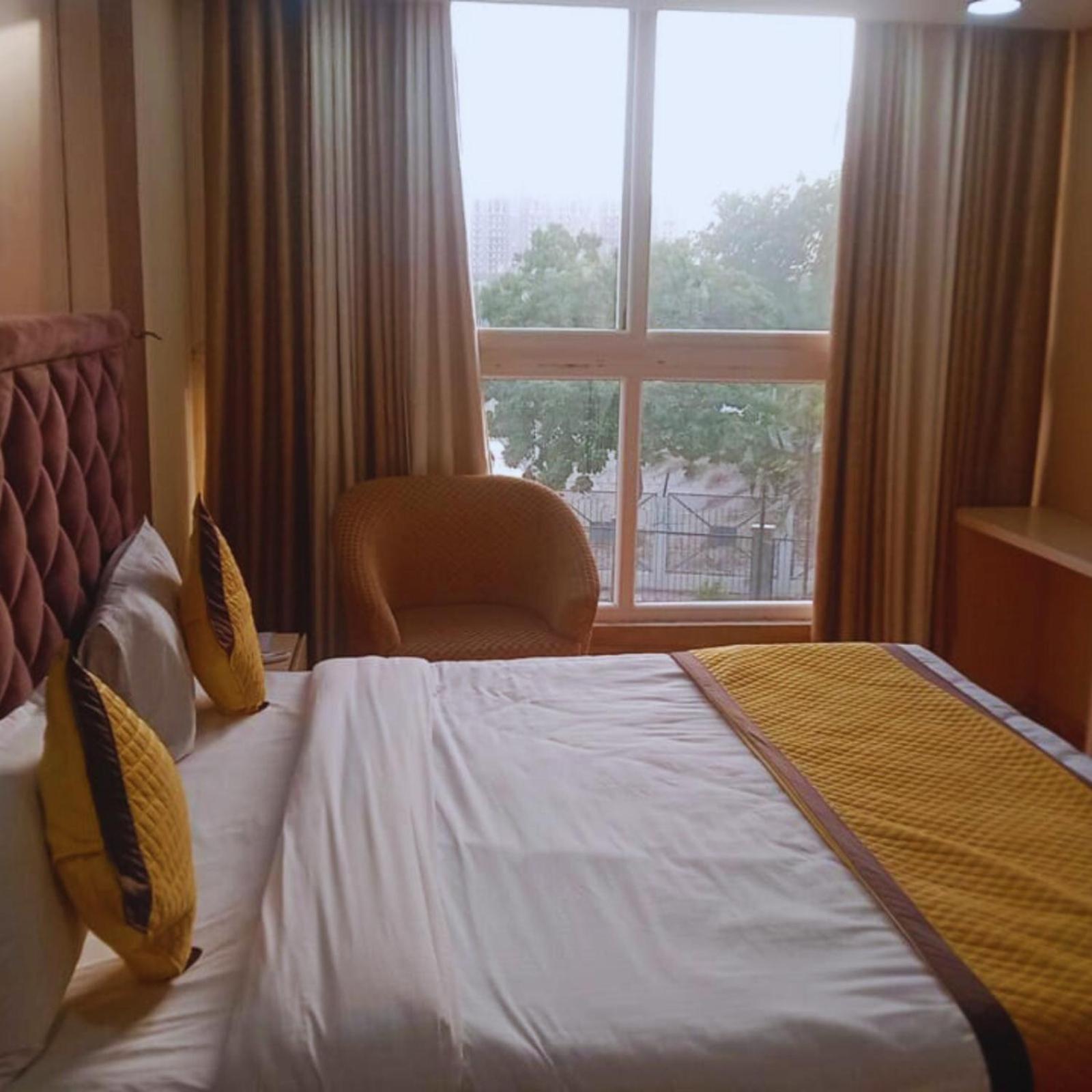 Hotel Lake View Grand Lucknow Extérieur photo