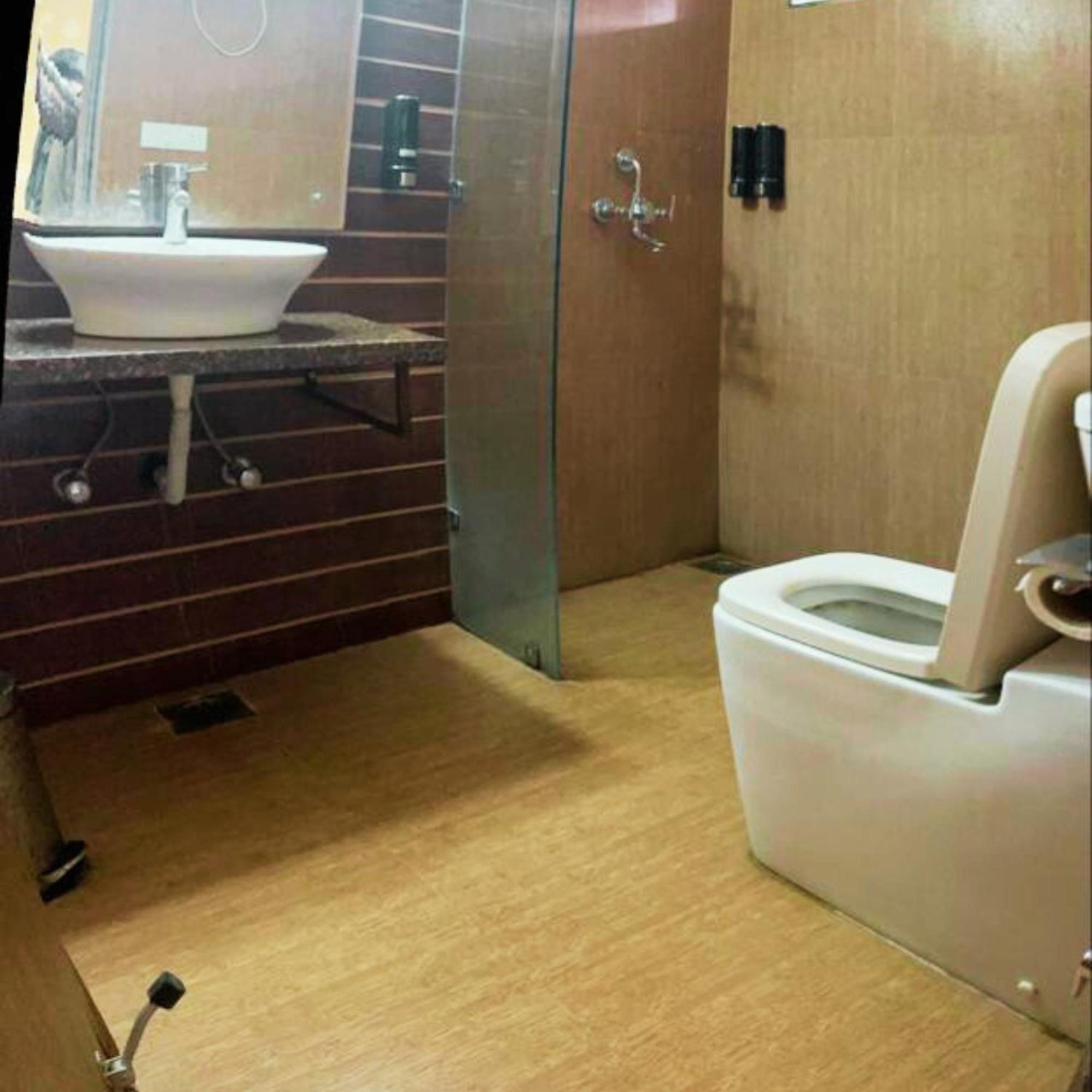 Hotel Lake View Grand Lucknow Extérieur photo