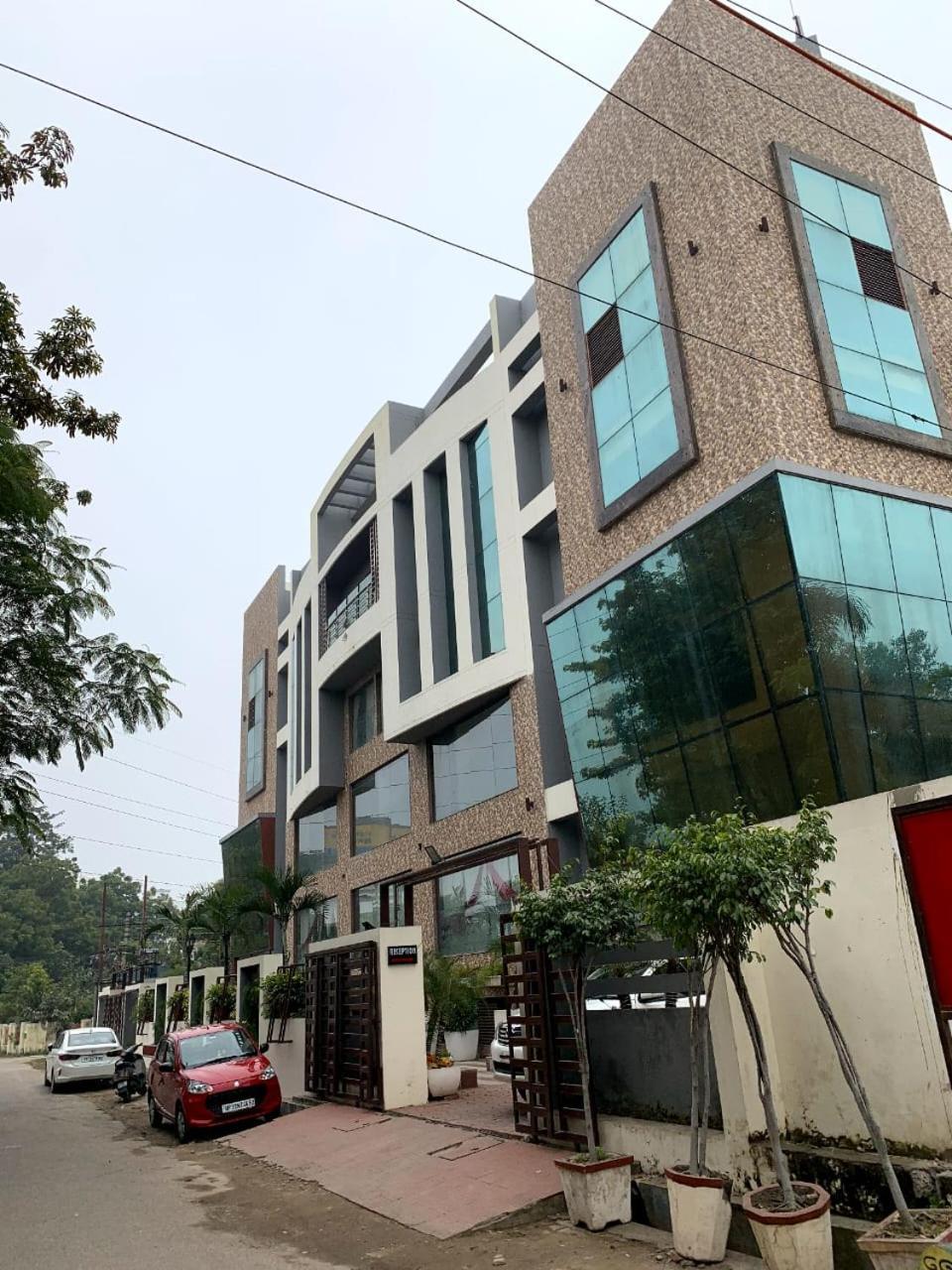 Hotel Lake View Grand Lucknow Extérieur photo