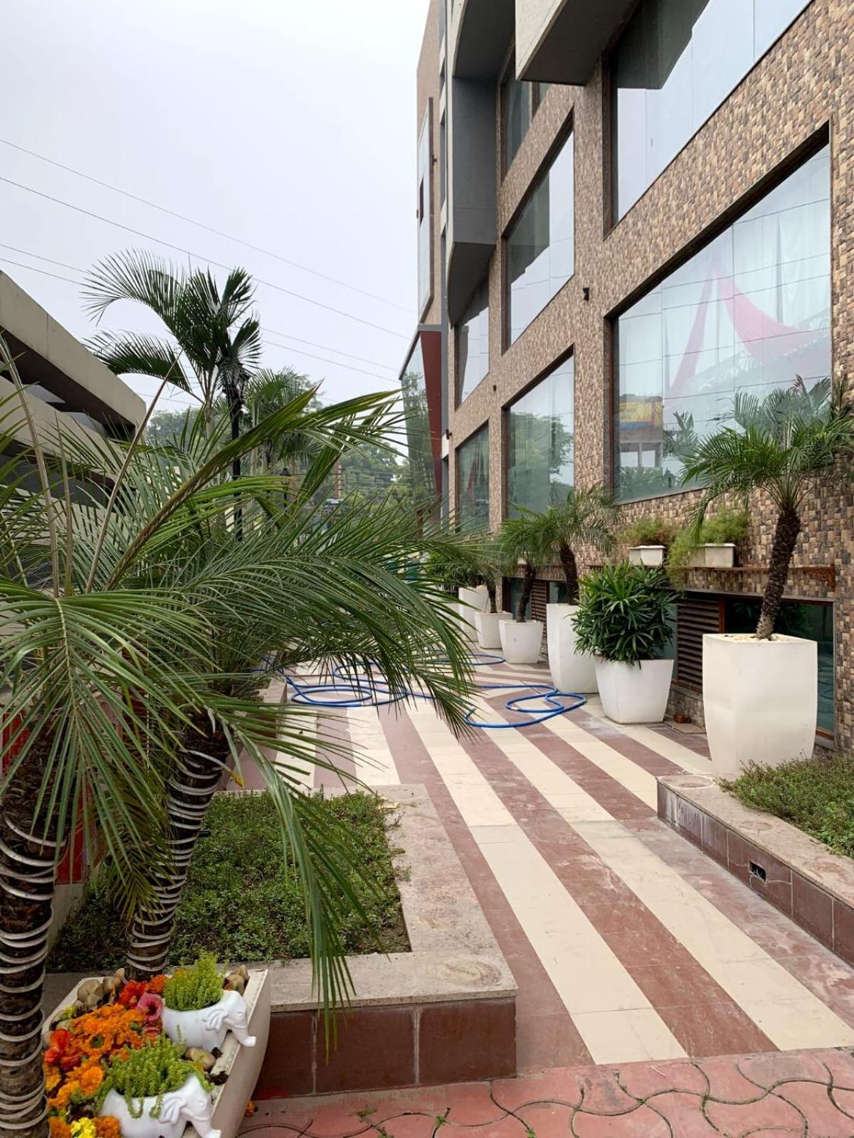 Hotel Lake View Grand Lucknow Extérieur photo