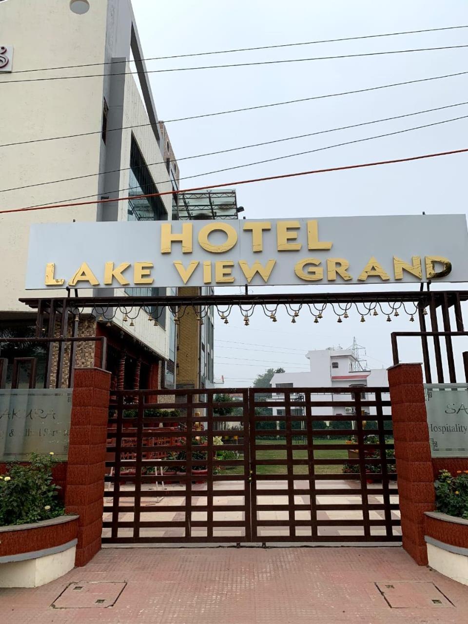 Hotel Lake View Grand Lucknow Extérieur photo