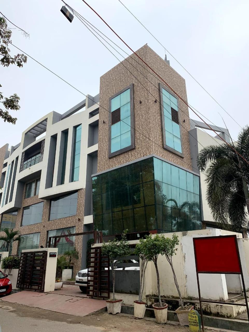Hotel Lake View Grand Lucknow Extérieur photo