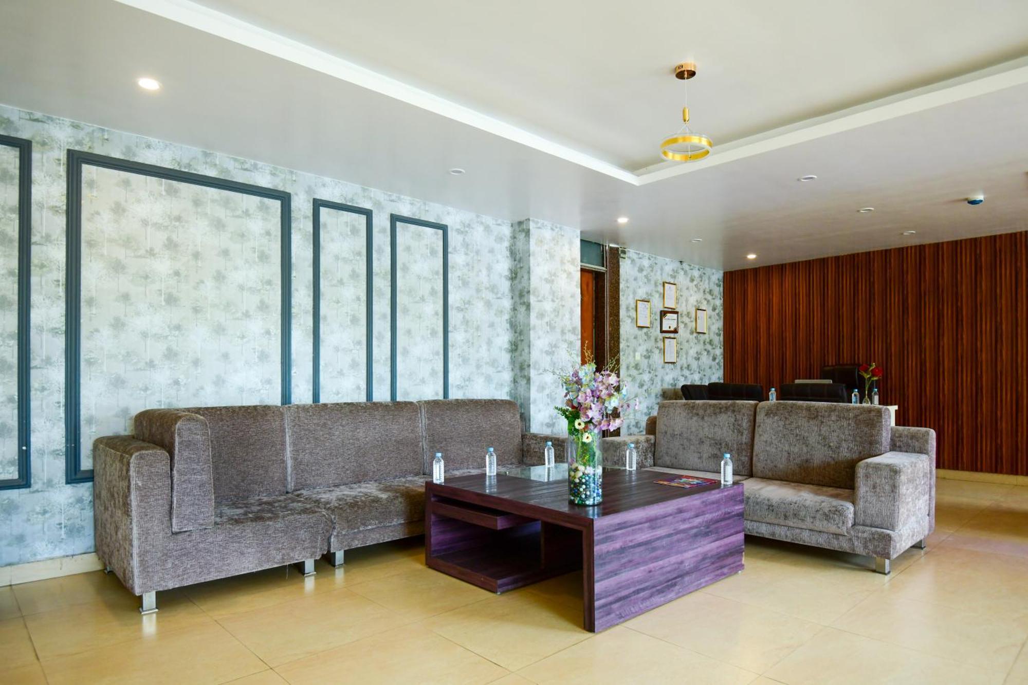 Hotel Lake View Grand Lucknow Extérieur photo