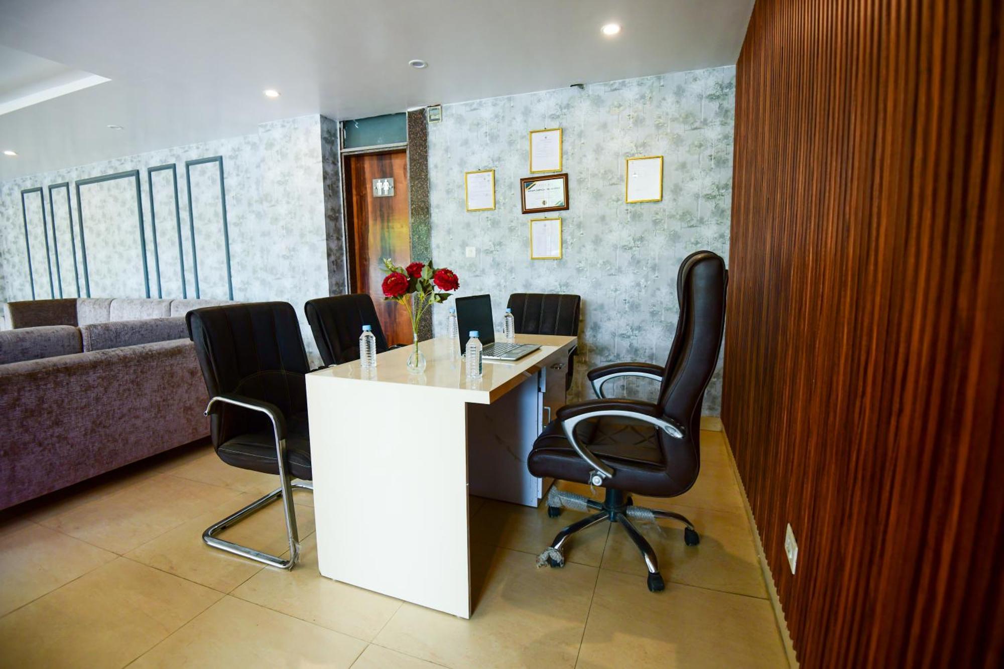 Hotel Lake View Grand Lucknow Extérieur photo